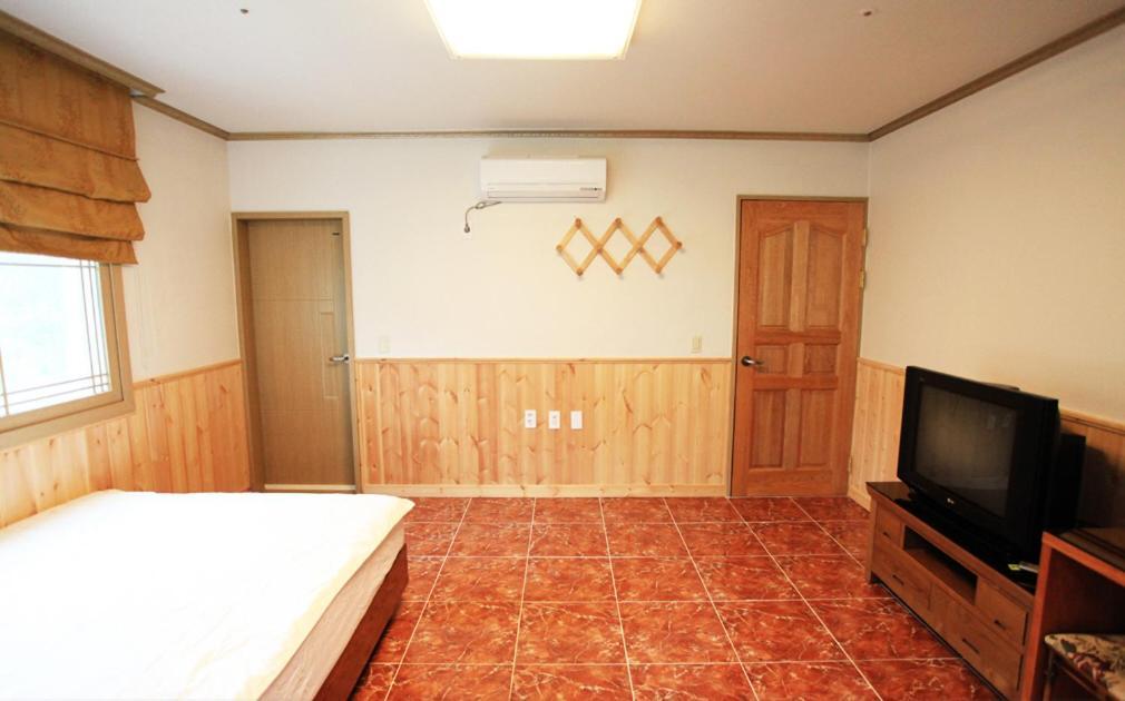 Haesung Pension Seogwipo Exterior photo