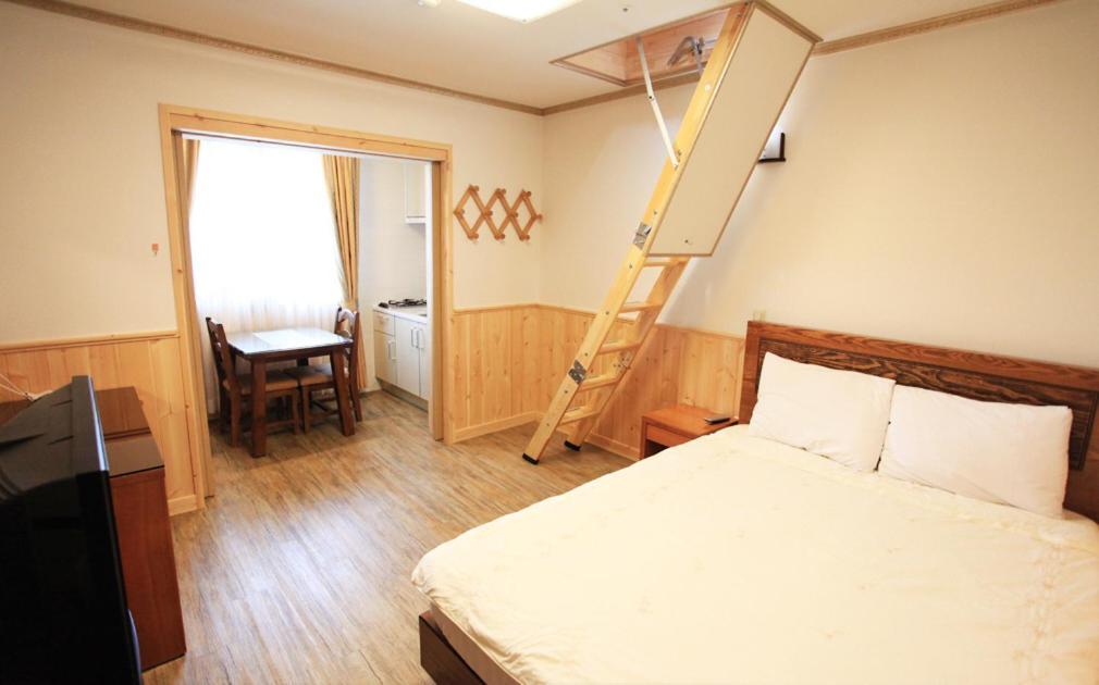 Haesung Pension Seogwipo Exterior photo